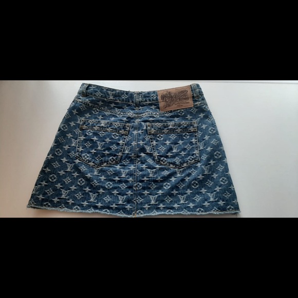 Louis Vuitton Skirt - Picture 2 of 8